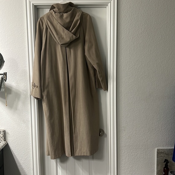 Beige London Fog trench coat size 12 with hood - Picture 3 of 5